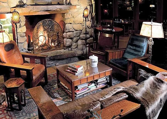 El Portal Hotel 4*